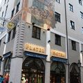 立地に優れた観光には最適なHOTEL