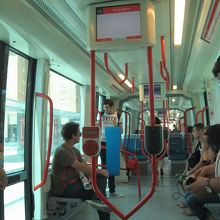 あたらしいし、きれいな車内です。