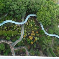 プールに一角にスライダーが・・遊び放題