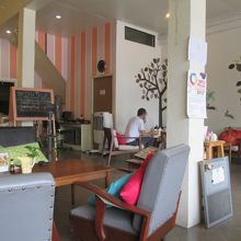 店内には清潔感があります