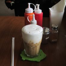 さまざまな薬味付きが嬉しいです