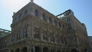 見学ガイドツアーに参加