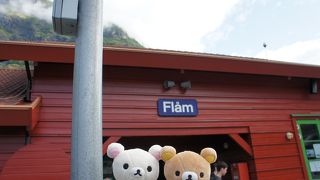 駅前だけでなくちょっと散策してみては。