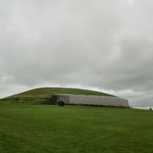 紀元前5000年以上前の古墳。