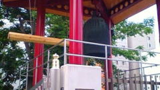 向拝の彫刻が見ものらしい・・