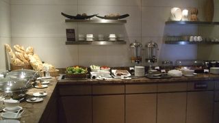 ラウンジは使う価値はある。