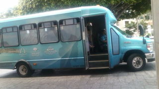 コ・オリナのリゾート内を巡回する便利な無料シャトルバス