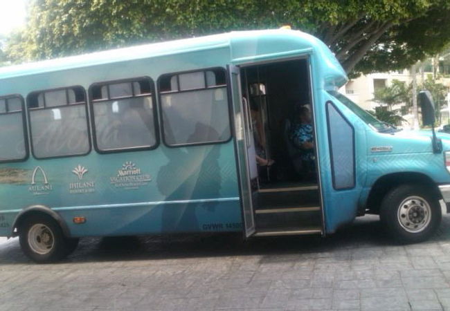 コ・オリナのリゾート内を巡回する便利な無料シャトルバス