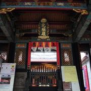 （台南）間口が狭く、小規模な寺院