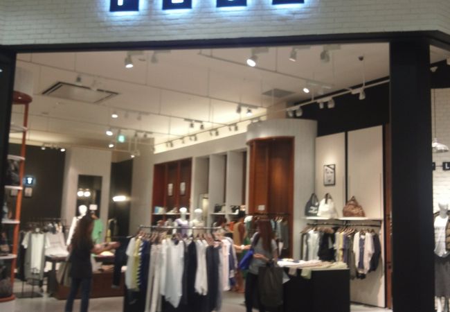 インポートアイテムをプラスしたセレクトショップ