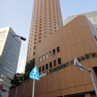 とても見つけやすい建物です。