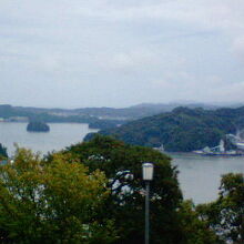 園内各所から市内や海がよく見えます。