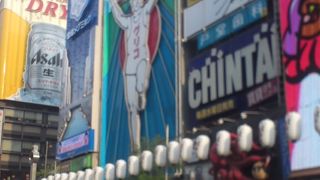 道頓堀川の中心をウッドデッキ化　とんぼりリバーウォーク