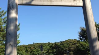 人がたくさん！有名な橋。