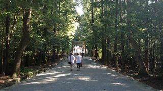 正宮からは少し歩きます。