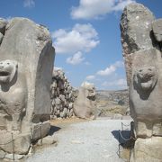 わずかにライオンの顔が「ライオン門」～ハットゥシャシュ遺跡～