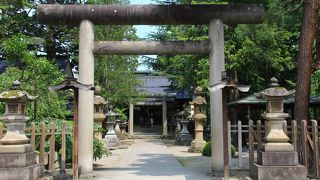 米沢城跡に隣接して