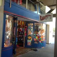 フラッグス・フライング (ワード・ウェアハウス店)