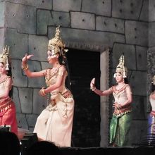 踊りは素晴らしかったです。