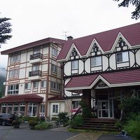 玄関先には綺麗な花が。