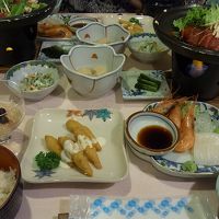 １泊２食でした。夕食は美味しかった。朝はバイキング。