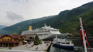 Flam-Gudvangenフェリーにレンタカーを載せて利用する場合は30分前行動を。