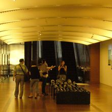 ルイヴィトンアイランドに通じる道