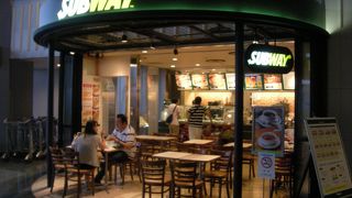 夜遅くまで開いているのが「サブウェイ（SUBWAY）」～成田空港～