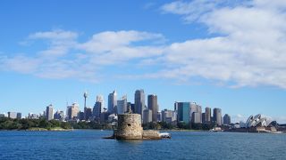 港に浮かぶ要塞