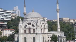”ドルマバフチェ宮殿”の隣「ドルマバフチェ ジャーミイ」～イスタンブール～