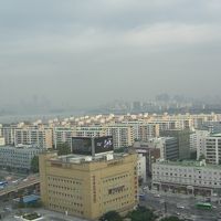 漢江側。遠くに南山タワーも見えました。