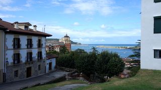 城壁の中の旧市街、対岸のフランスまで手が届きそうなマリーン地区ともに気持ちのいい街