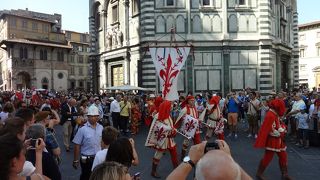 サン・ロレンツォの祭りのパレード