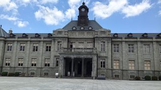 重厚な近代建築