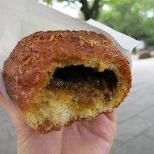 カレーだけでなくパンも主役のカレーパン