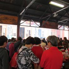 昼近くの行天宮