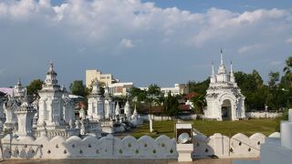 白が光っています