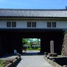 国重要文化財　本丸表門