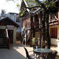 ホテル敷地内の部屋がある建物