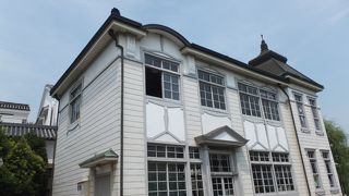 美観地区の中心にある観光案内所