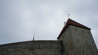 キーク イン デ キョクのとなりの四角い塔