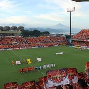 世界遺産　富士山を見ながらサッカーが見れる！…メインスタンド