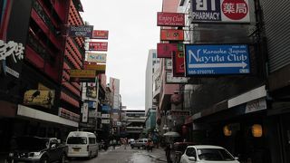 両替であればあるむらさき薬局かタニヤ・スピリット