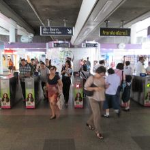 サラデーン駅 (BTS) 