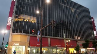 観光客が寄っても、地元ならではの商品があるわけでもなく、面白くはないと思います。