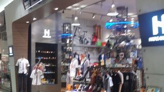 ハイダウェイ＝「隠れ家」がコンセプトのショップなんだそうです。