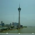 シャトルバスから見えたマカオタワー！