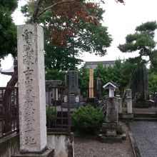 白虎隊士仮埋葬地