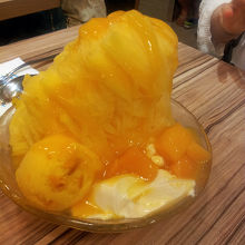 新鮮芒果綿花氷　220元