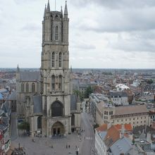 塔から見た聖バーフ大聖堂